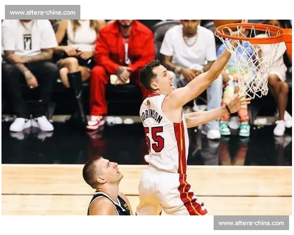 激烈角逐榜单高位名次争夺战引爆赛季终极悬念多方势力全面对决 激烈角逐榜单高位名次争夺战引爆赛季终极悬念多方势力全面对决